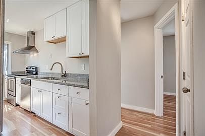 4th image of 744 Polk St NE #8