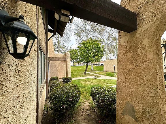 2nd image of 12176 Carnation Ln