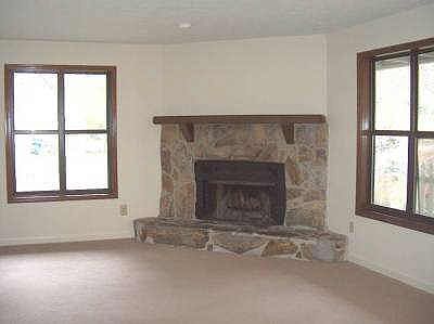 3rd image of 2889 Lakemont Dr SW