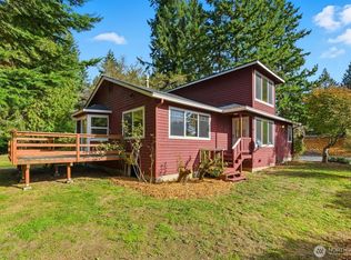 9110 NE Shore Dr, Indianola, WA 98342