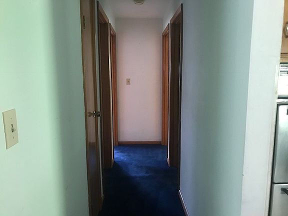 HALLWAY MAIN LEVEL BEDS/BATH