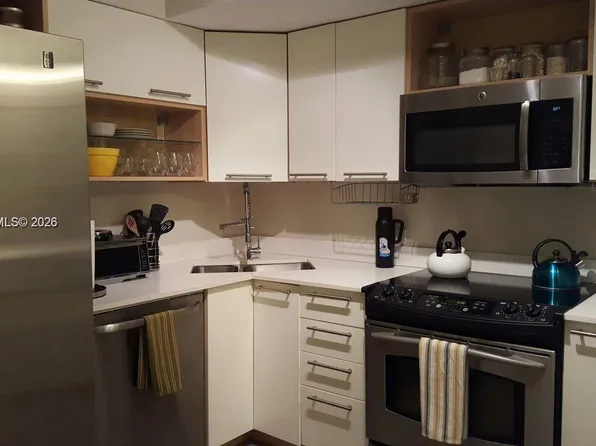 1075 93rd St APT 206, Bay Harbor Islands, FL 33154