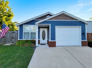 6 Brookhollow Pl, Bentonville, AR 72712