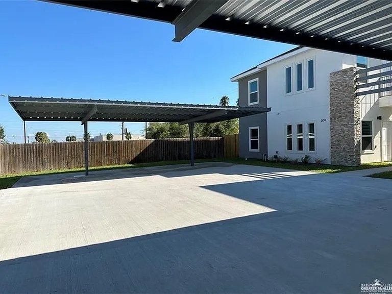 209 Rafael Dr #4 — Photo 2