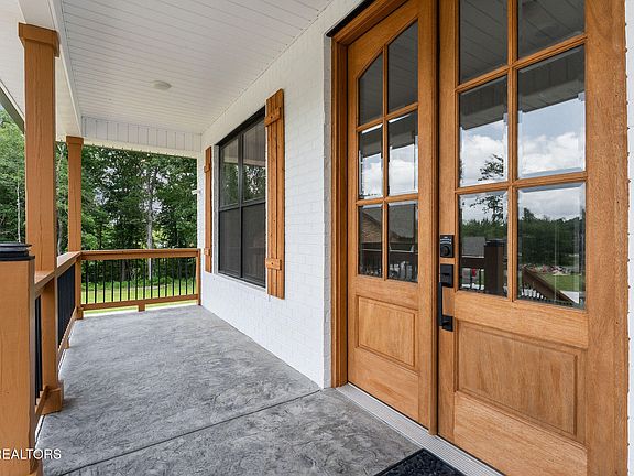 5th image of 4 Riverchase Dr