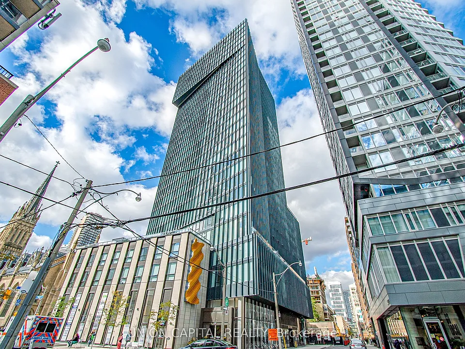 60 Shuter St #Penthouse 209
