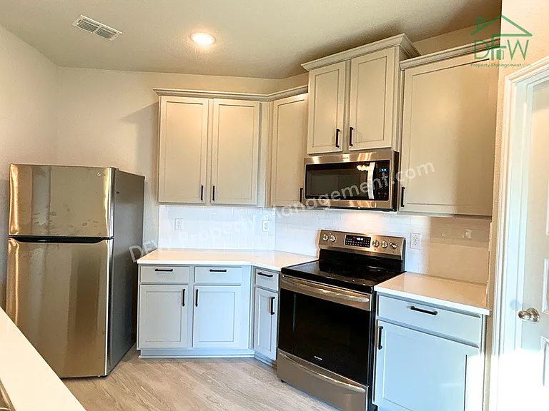 8978 Fair Oaks Dr — Photo 4