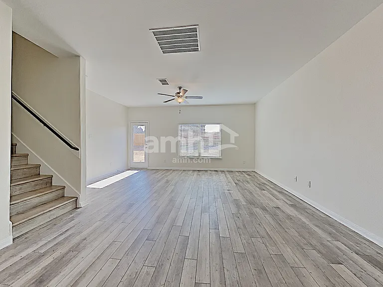 310 Garrett Ct — Photo 9