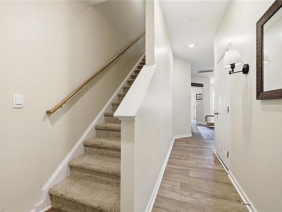 4th image of 1365 Isley Ln