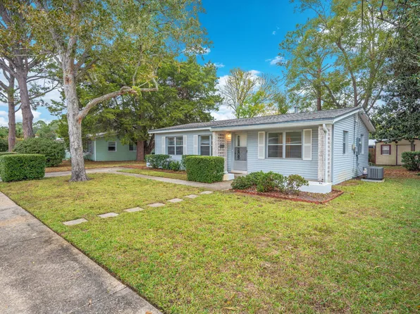 260 Gregory Dr, Mary Esther, FL 32569