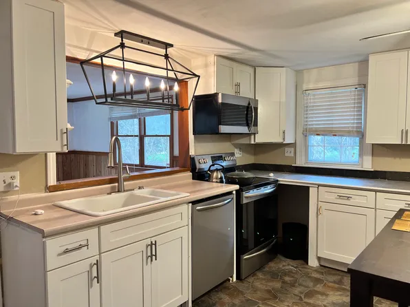 68 Hudson Rd, Stow, MA 01775