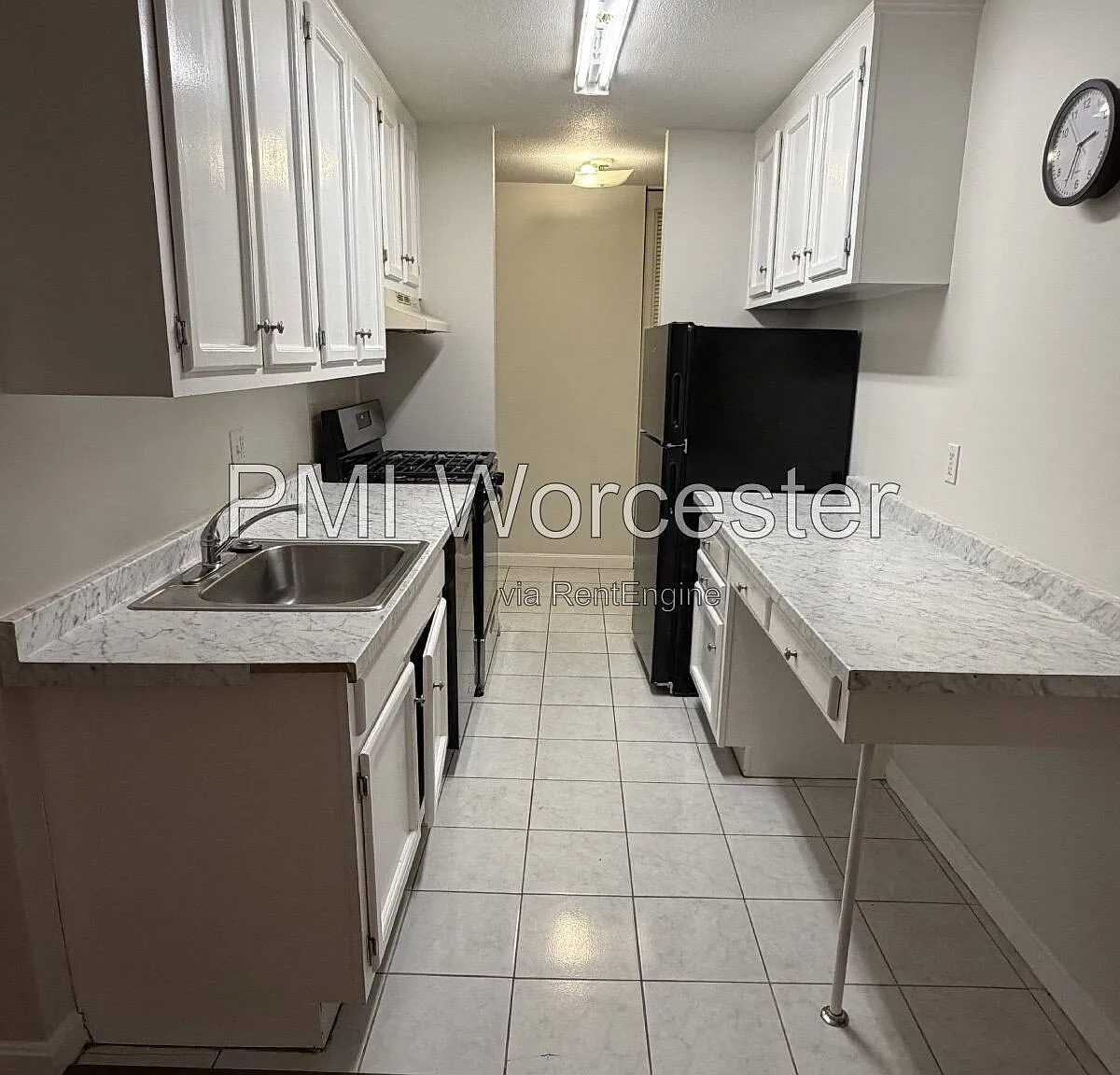 66 Shrewsbury Green Dr — Photo 2