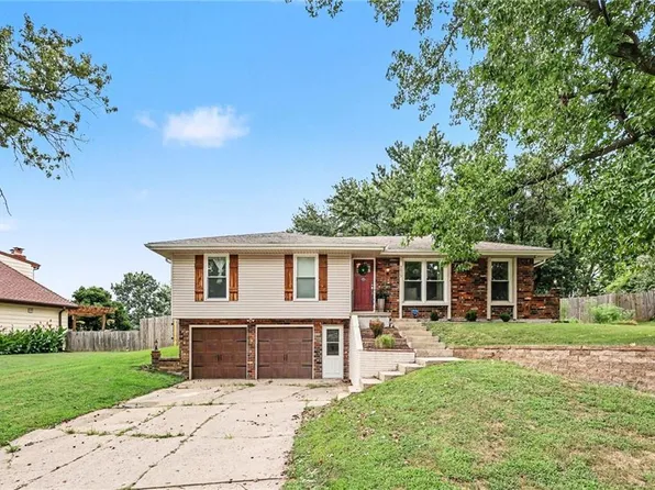 7013 N Winan Ave, Parkville, MO 64152