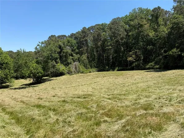 565B Avery Rd, Canton, GA 30115