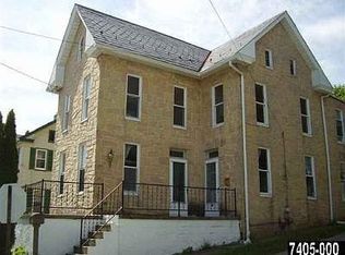54 W Broad St, Yoe, PA 17313