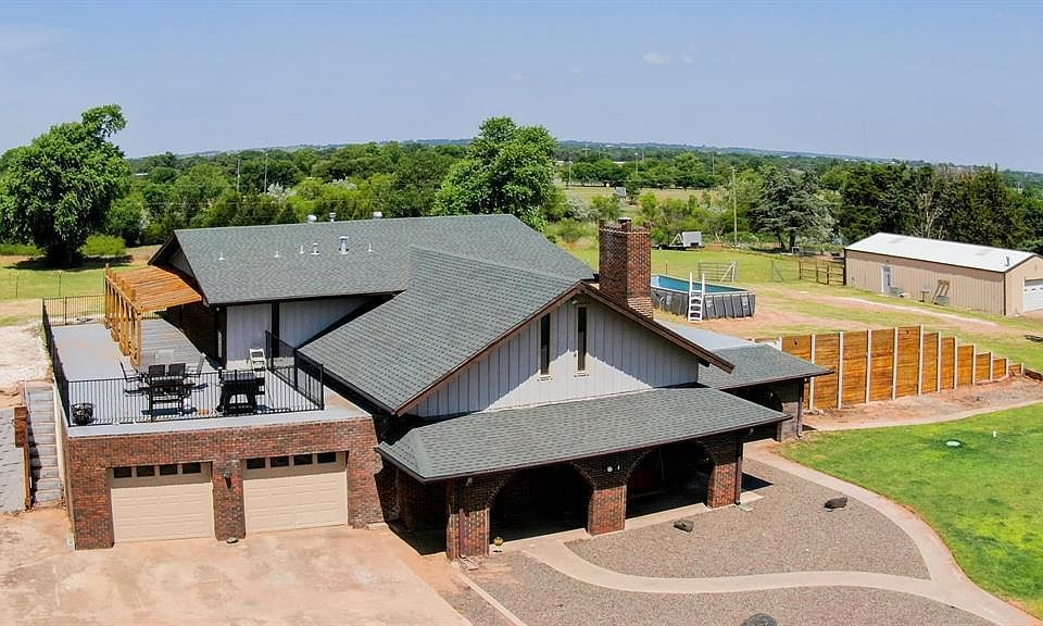 1st image of 129 Park Dr