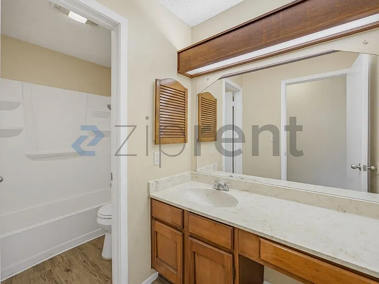 8318 Tuxford — Photo 16