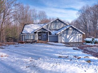 12187 Highland View Dr, Rapid city, MI 49676