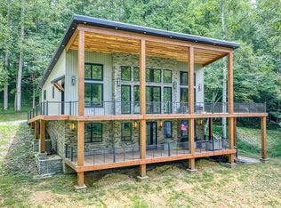 204 Burnt Mill Ford Rd, Byrdstown, TN 38549