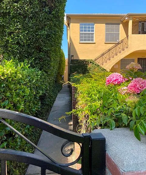 1309 S Roxbury Dr #1311-1/2 — Photo 9