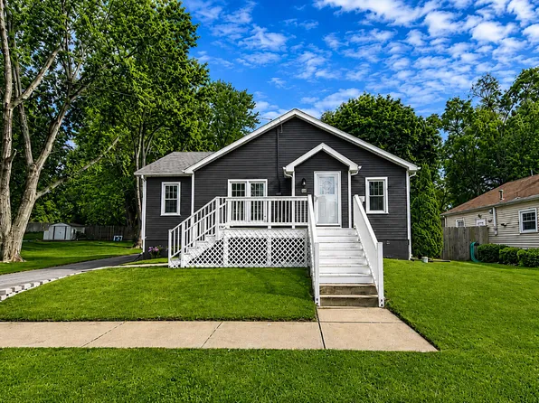 609 W North St, Crown Point, IN 46307