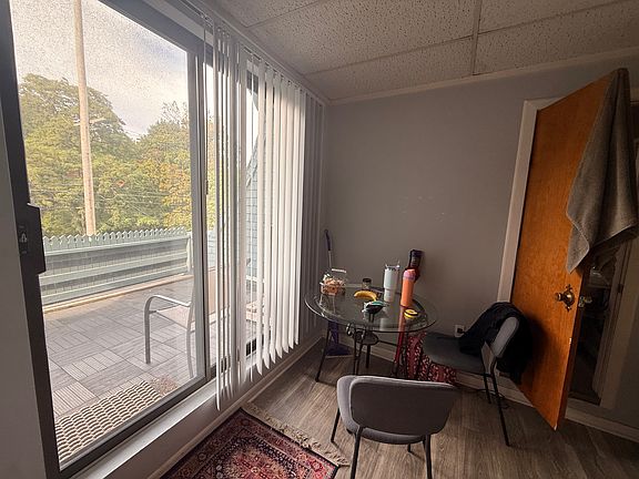 4th image of 614 Cherry St SE APT 3