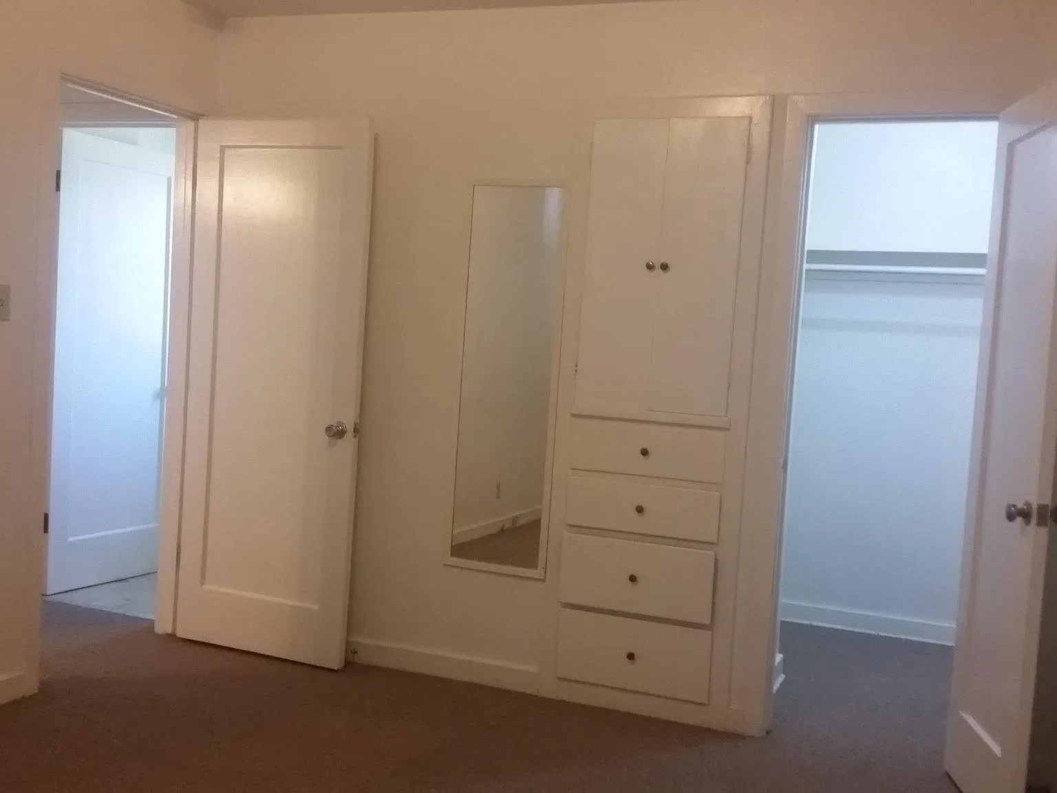 2 bed, 800 sqft, $900 — Photo 2