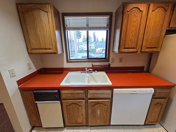 5th image of 8106 53rd Ave W Unit E