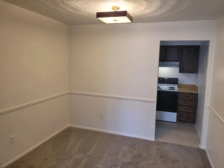 8554 Executive Dr — Photo 11