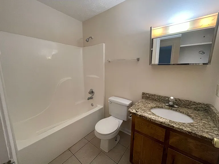 101 Hunters Run Rd — Photo 5