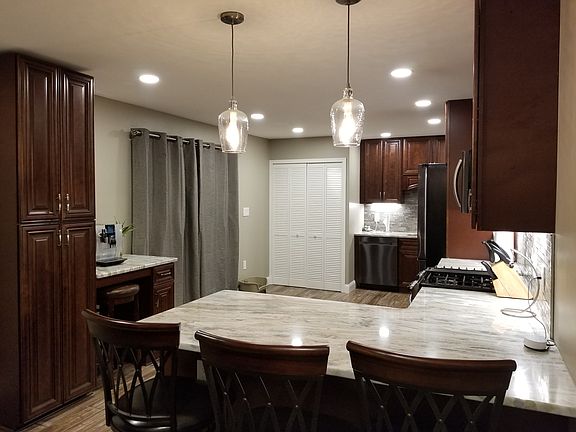 5th image of 410 Pattie Dr