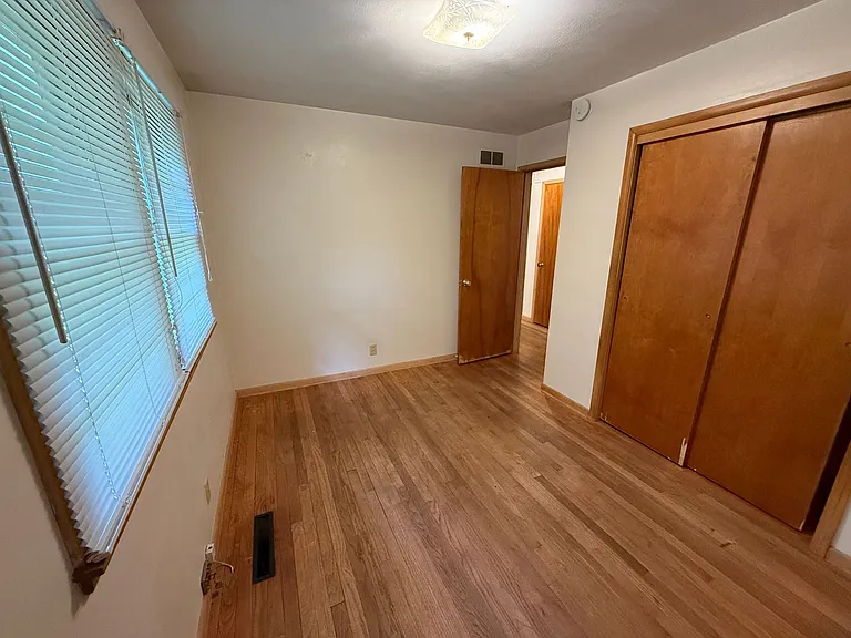 1705 Northwestern Ave — Photo 6