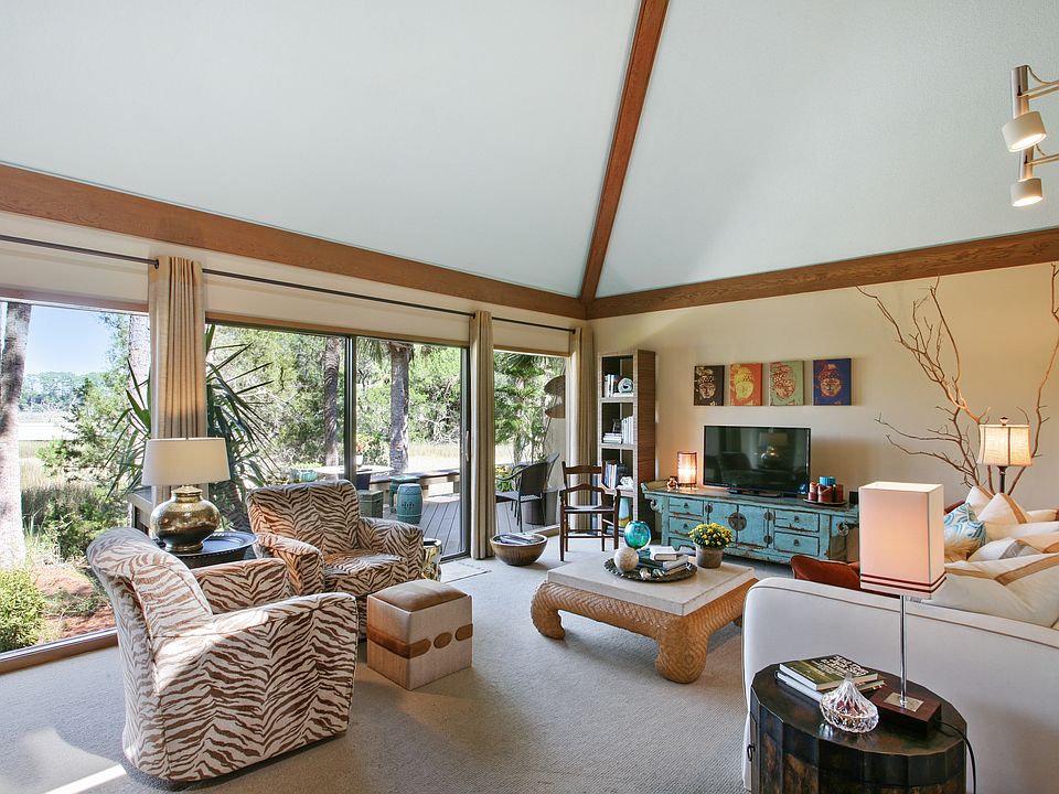 142 Devils Elbow Ln LivingRm