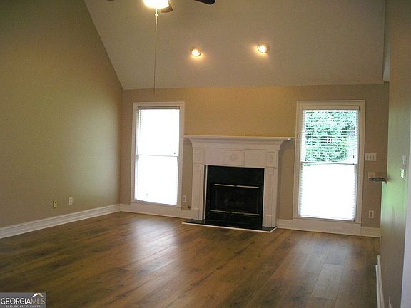 4th image of 2830 The Terraces Way