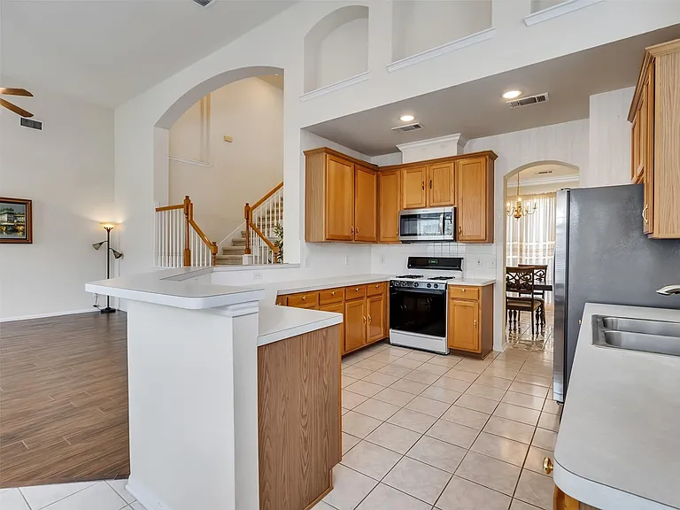 13315 Georgetown Dr — Photo 11