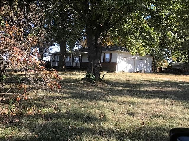 2nd image of 17815 NE 106th St