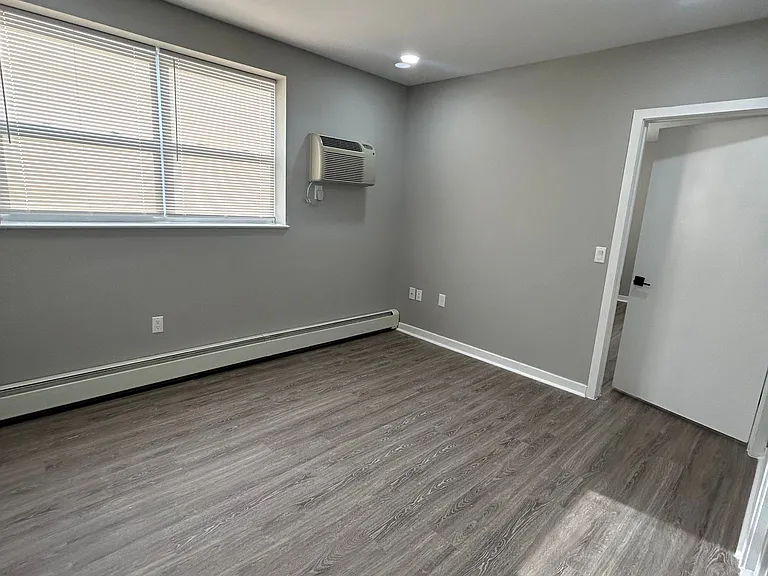 Austin Manor Apartments — Photo 26