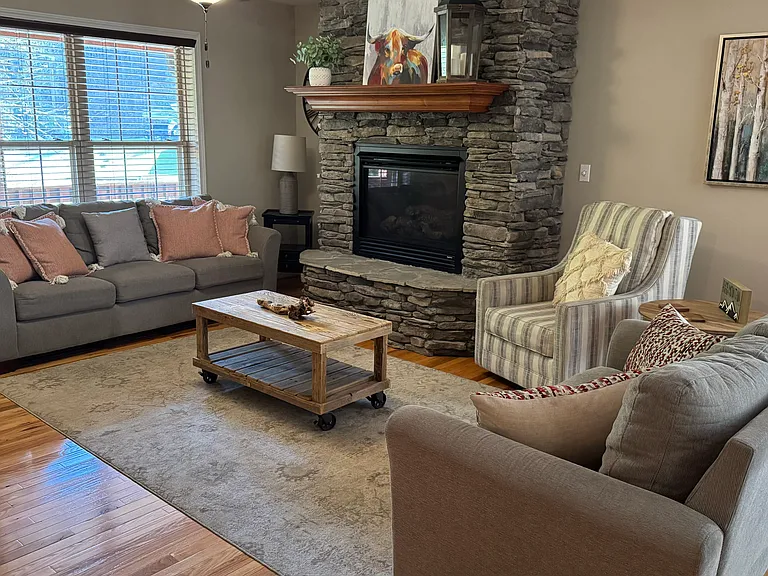 1351 N Pine Run Rd — Photo 7