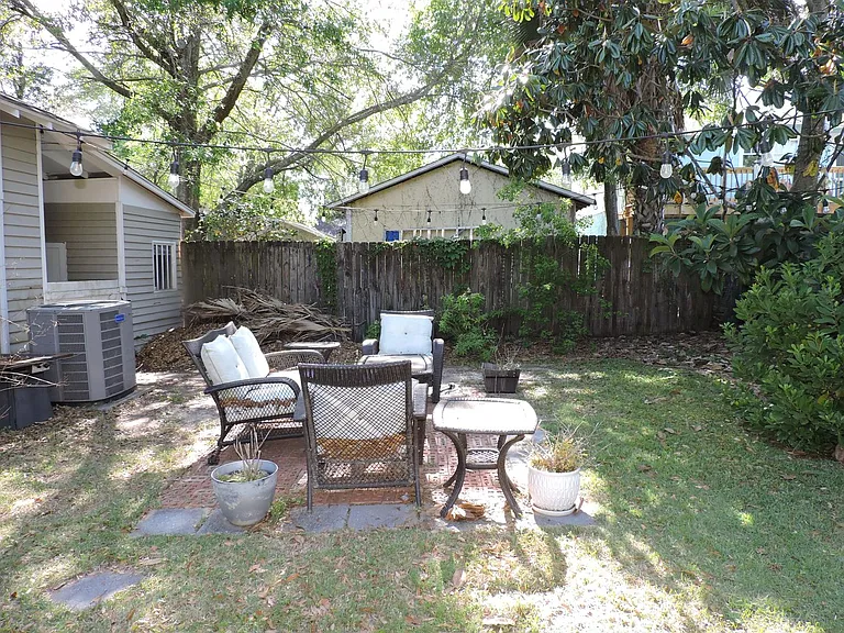 1704 E Lee St — Photo 7