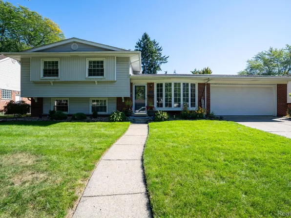 1881 Evergreen St, Trenton, MI 48183
