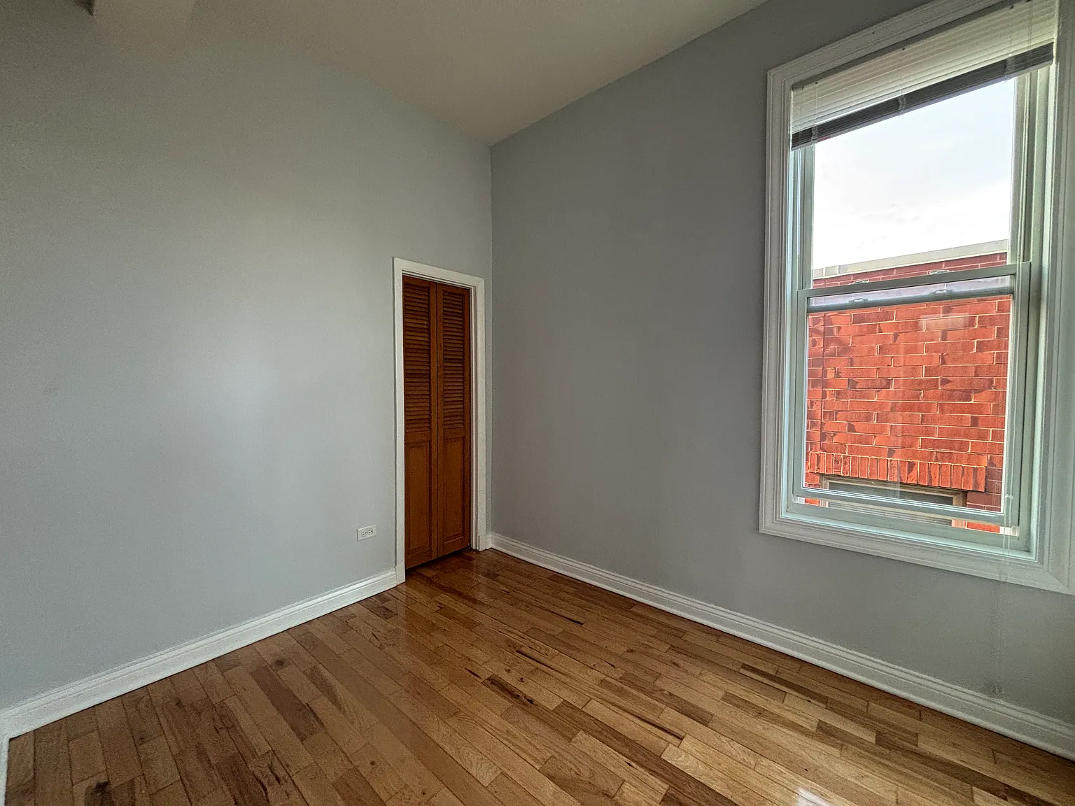3 bed, 1099 sqft, $1,900 — Photo 3