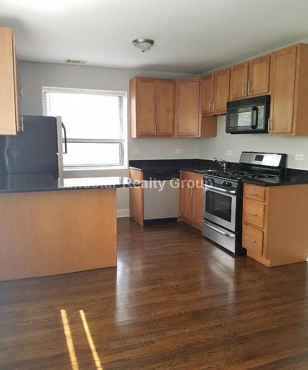 1st image of 7616 N Marshfield Ave