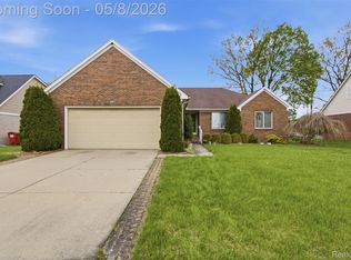 46877 Twin City Trl, Macomb, MI 48044