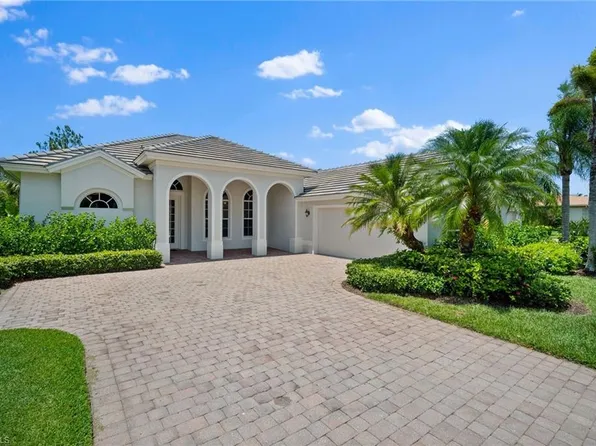 8884 Mustang Island Cir, Naples, FL 34113