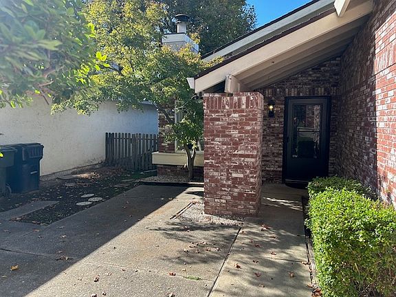 4th image of 7502 Island Way