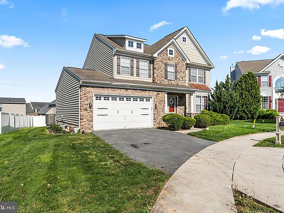 3rd image of 12514 Olivine Ct
