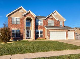 317 Shadow Trace Dr, Wentzville, MO 63385