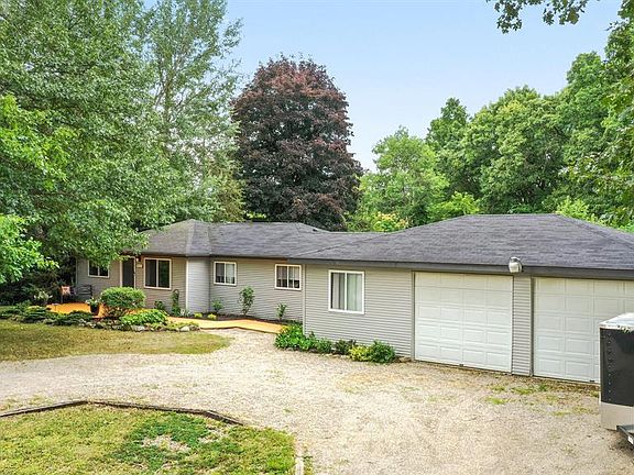 3rd image of 14310 Lakeshore Dr