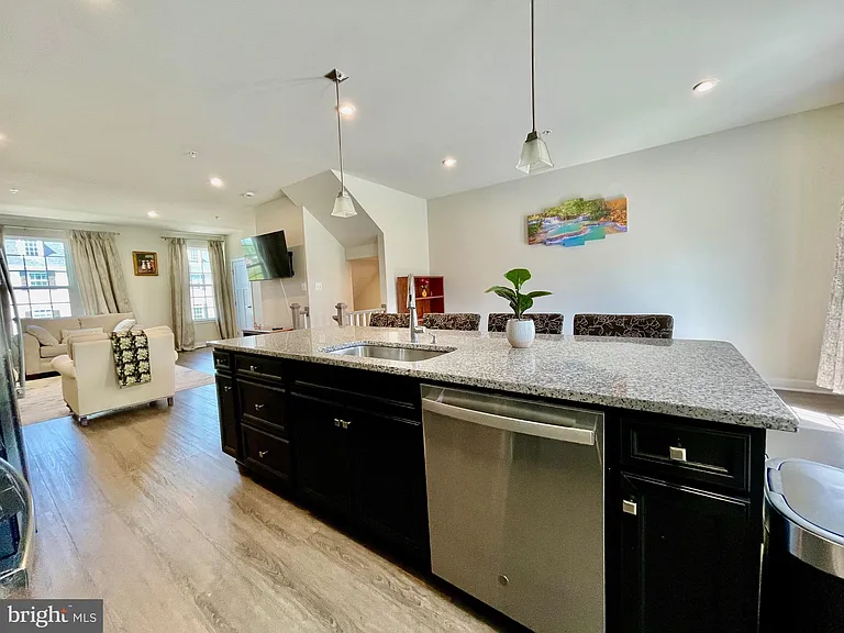 1518 Wilmer Park Ln — Photo 15