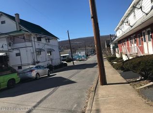 546-548 Hickory St, Old Forge, PA 18518